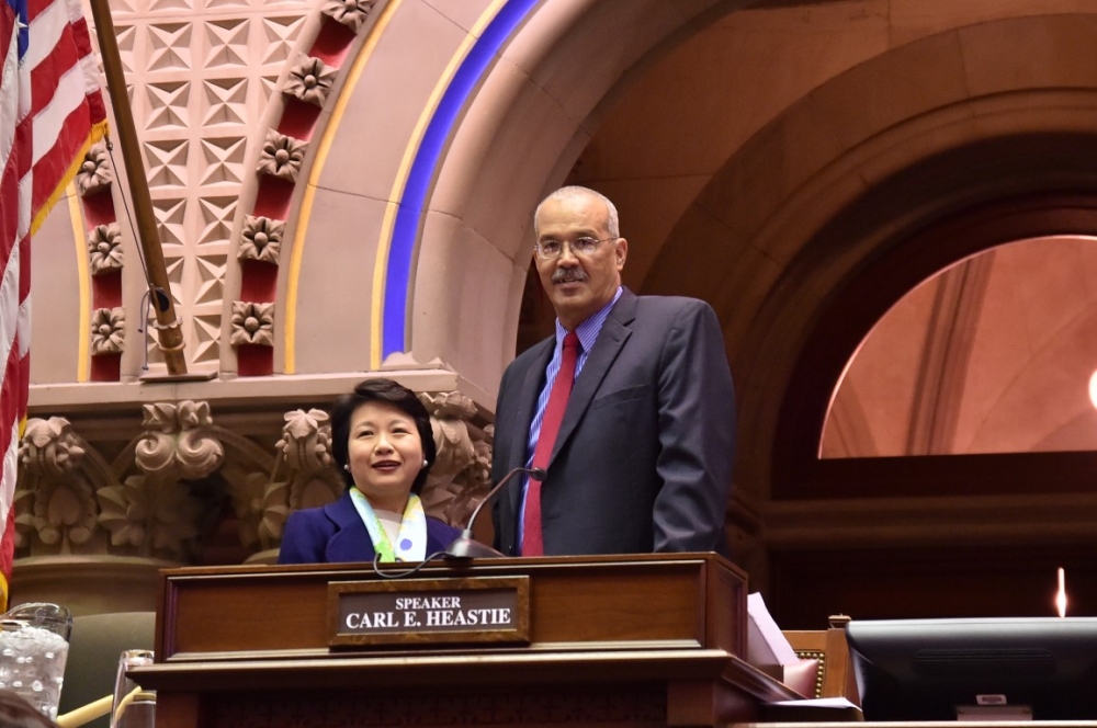 Assemblyman Aubry welcomes Ambassador Lily L. W. Hsu, Director General, Taipei Economic & Cultural Office, to the NYS Assembly Chamber.