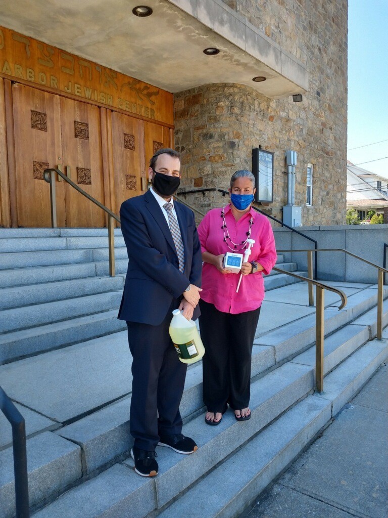 Pheffer Amato Distributes Masks and Hand Sanitizer to Local Synagogues